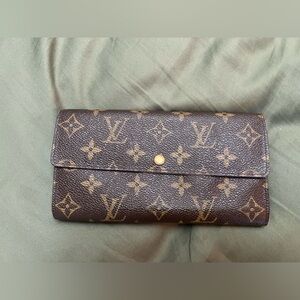 Louis Vuitton Monogram Portefeiulle Sarah Long Bifold Wallet with card slots